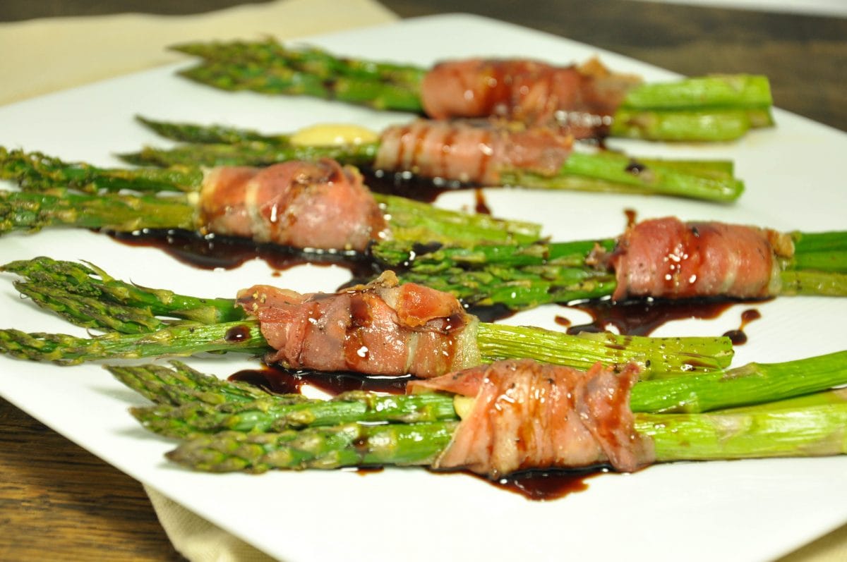 Prosciutto-wrapped asparagus, a great appetizer, excellent side dish, or as the main course